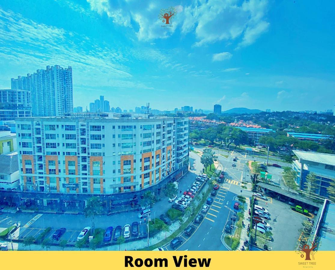Sweet Tree Homestay Петалинг-Джая Экстерьер фото