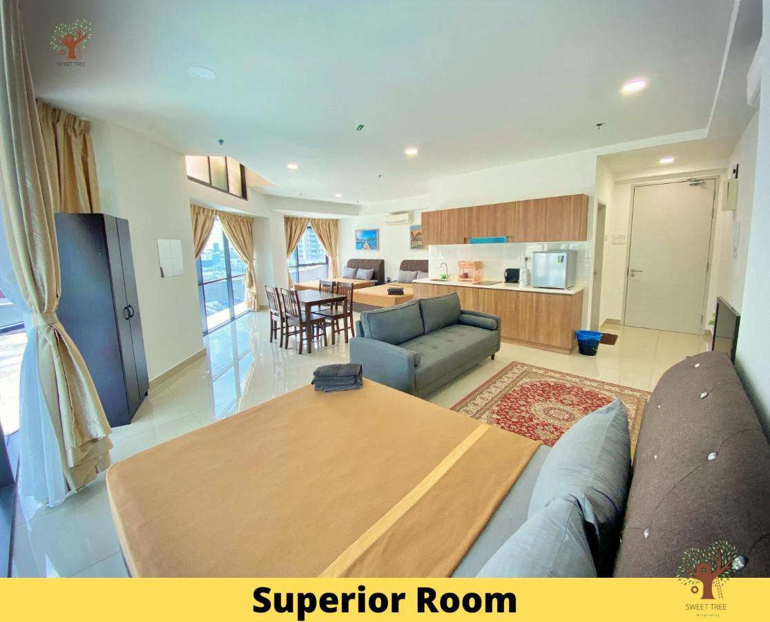 Sweet Tree Homestay Петалинг-Джая Экстерьер фото